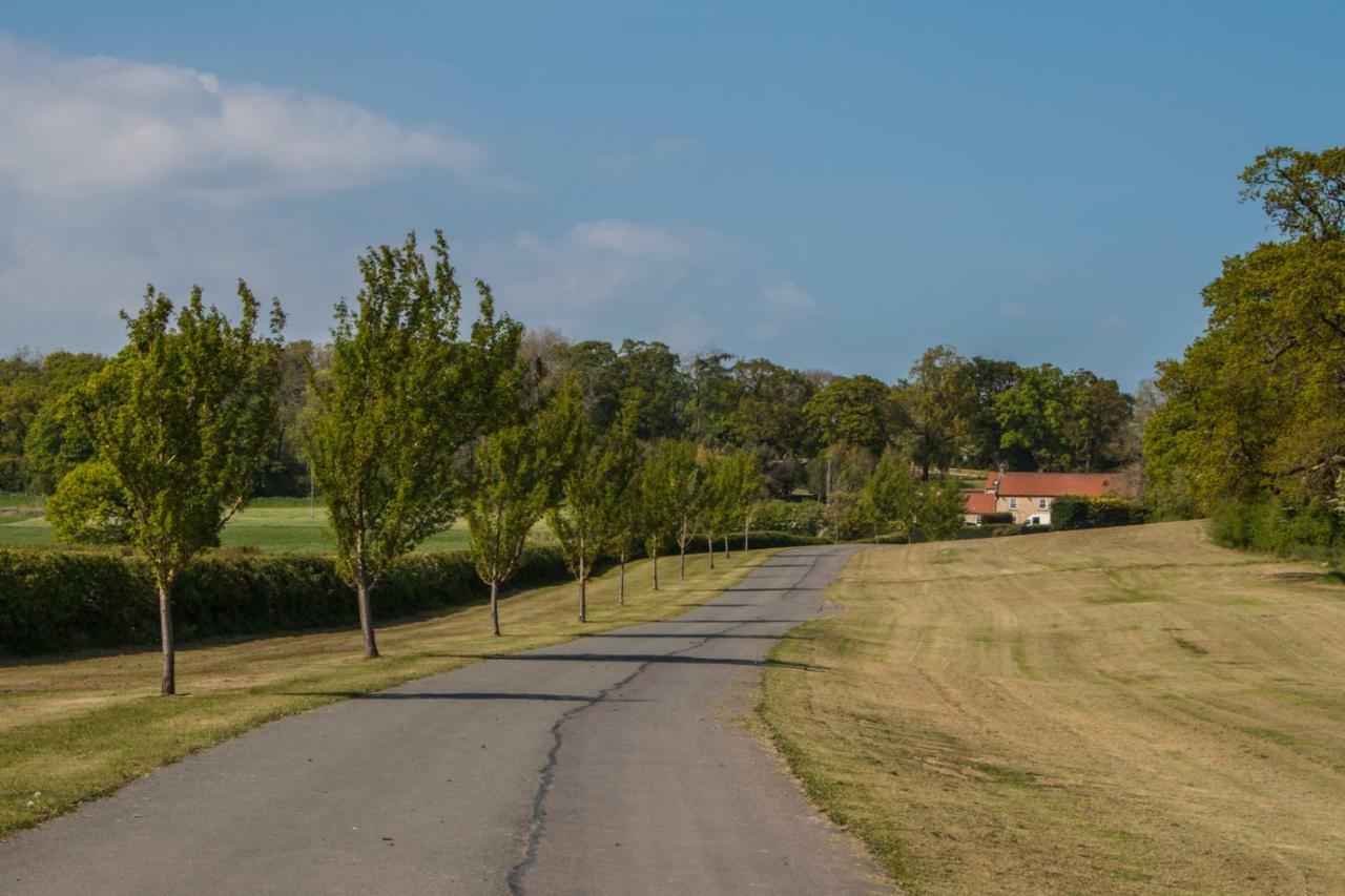 High Oaks Grange - Glamping Hotell Pickering Exteriör bild