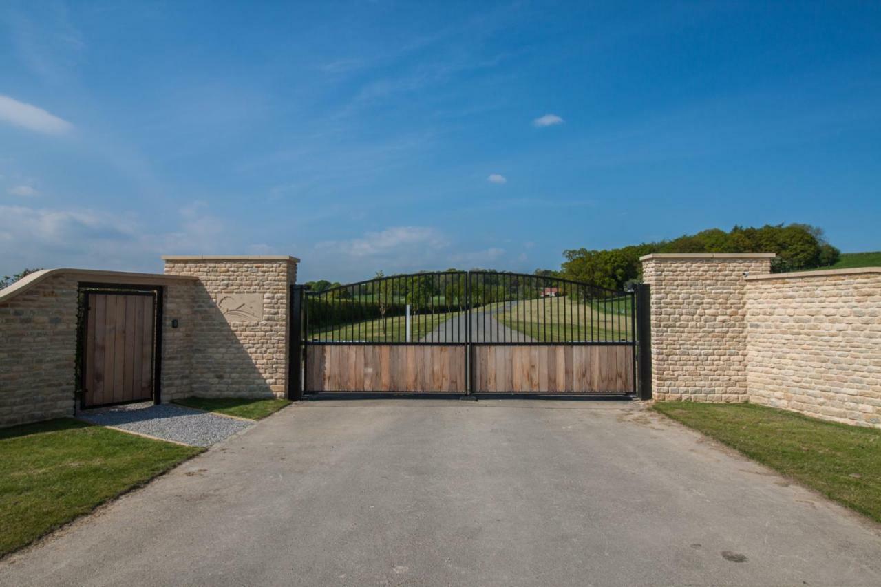 High Oaks Grange - Glamping Hotell Pickering Exteriör bild